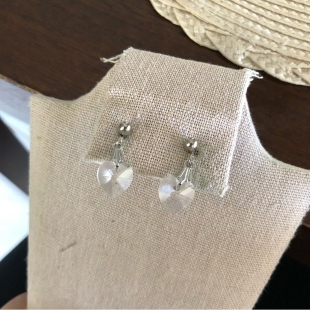 Vintage Heart Shape Earrings - Picture 1 of 3